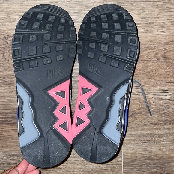 Nike Shoes - Picture 7 of 7